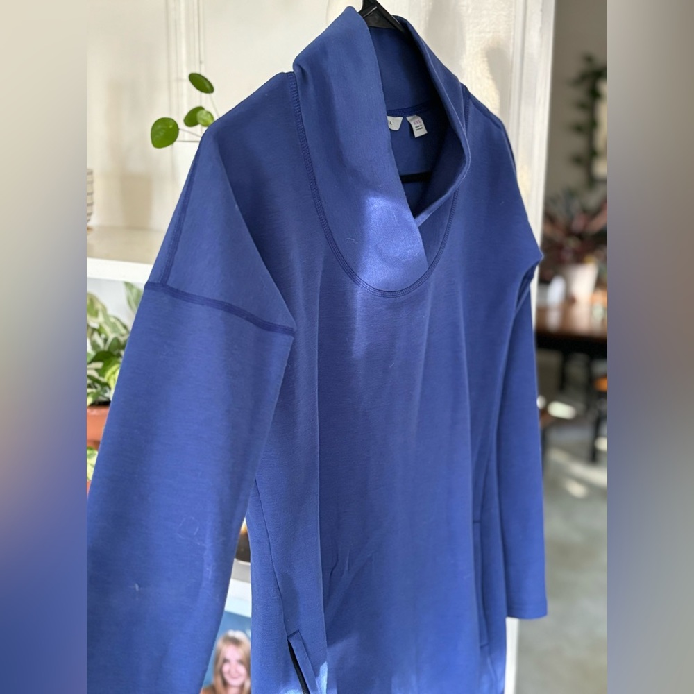 Athleta dress. Size XXS. Blue. Side pockets.